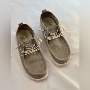 Reef Men's Tan Boots. Size 8. EUC